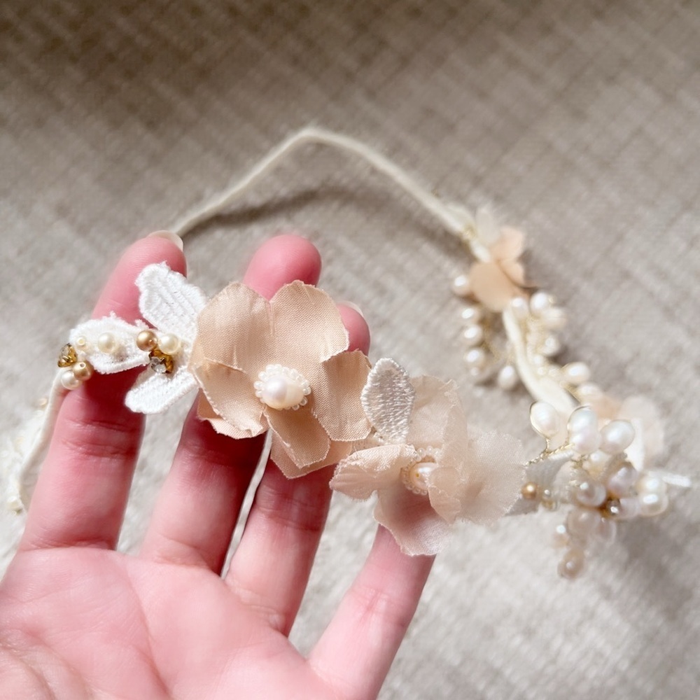 Gorgeous Wedding Elegant Cream Floral Headband - Picture 2 of 10